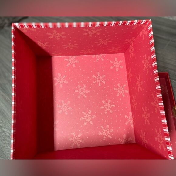 🎄❤️🎄 11” NEW Christmas Red Present & Gold Bow Stacking Tower Small Square Nes… - Picture 4 of 5